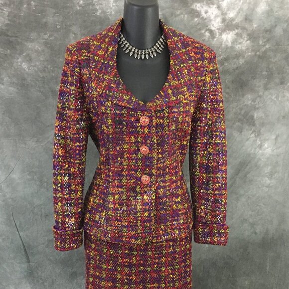 STUNNING St John knit purple Red green rhinestones embellished skirt suit size 4 - Picture 3 of 9